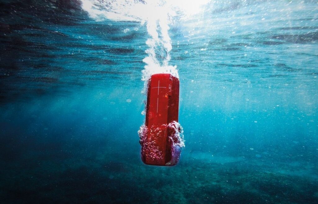 enceinte Bluetooth étanche sous l'eau